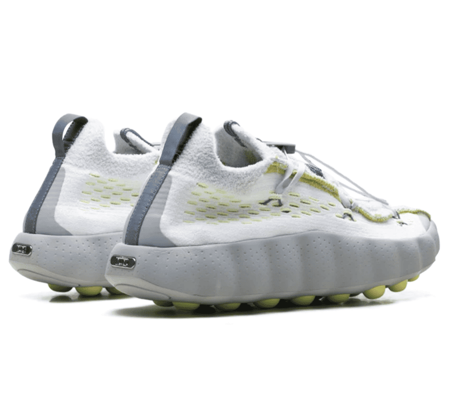 Nike Mind 002 Flyknit White Dark Grey Volt IR2176-100 Paar hinten