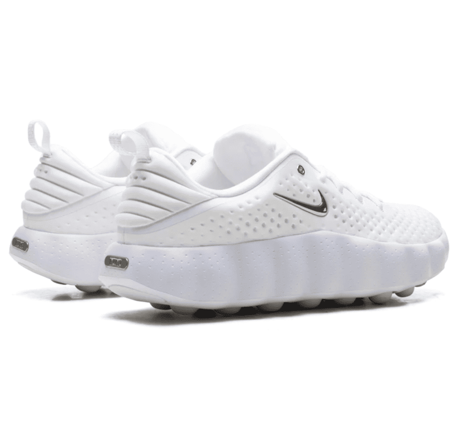 Nike Mind 002 White Vast Grey HQ4308-100 Paar hinten mit Fersenschlaufe