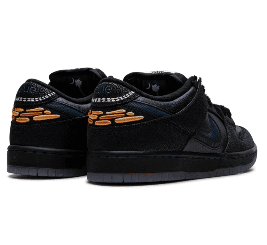 Nike SB Dunk Low x Bluetile Skateboards IQ1323-001 Paar hinten mit Monarchfalter Details