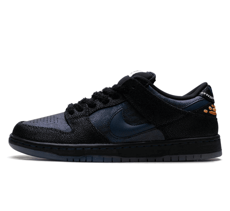 Nike SB Dunk Low x Bluetile Skateboards Black Deep Orange IQ1323-001 Paar vorne Hauptbild Perspective