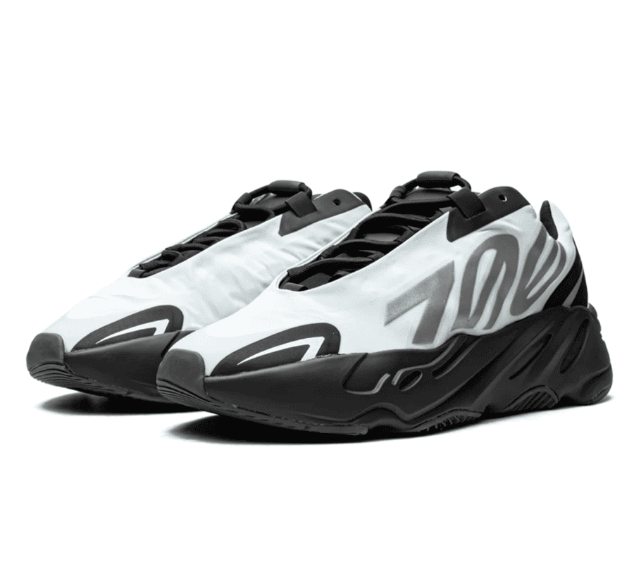 Yeezy Boost 700 MNVN Blue Tint - schwarz blau Sneaker