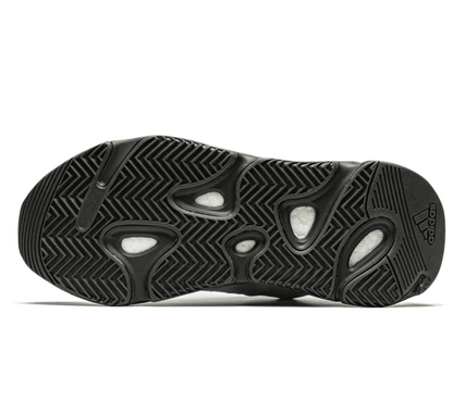 Yeezy Boost 700 MNVN Bone - schwarz weiß Sneaker