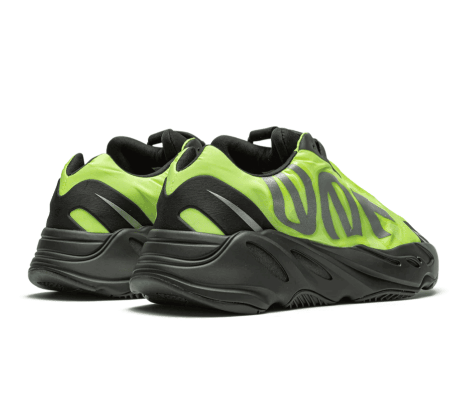 Yeezy Boost 700 MNVN Phosphor - schwarz gelb Sneaker