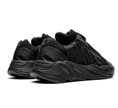 Yeezy Boost 700 MNVN Triple Black - schwarz Sneaker