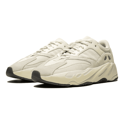 Yeezy Boost 700 Analog - beiger Sneaker
