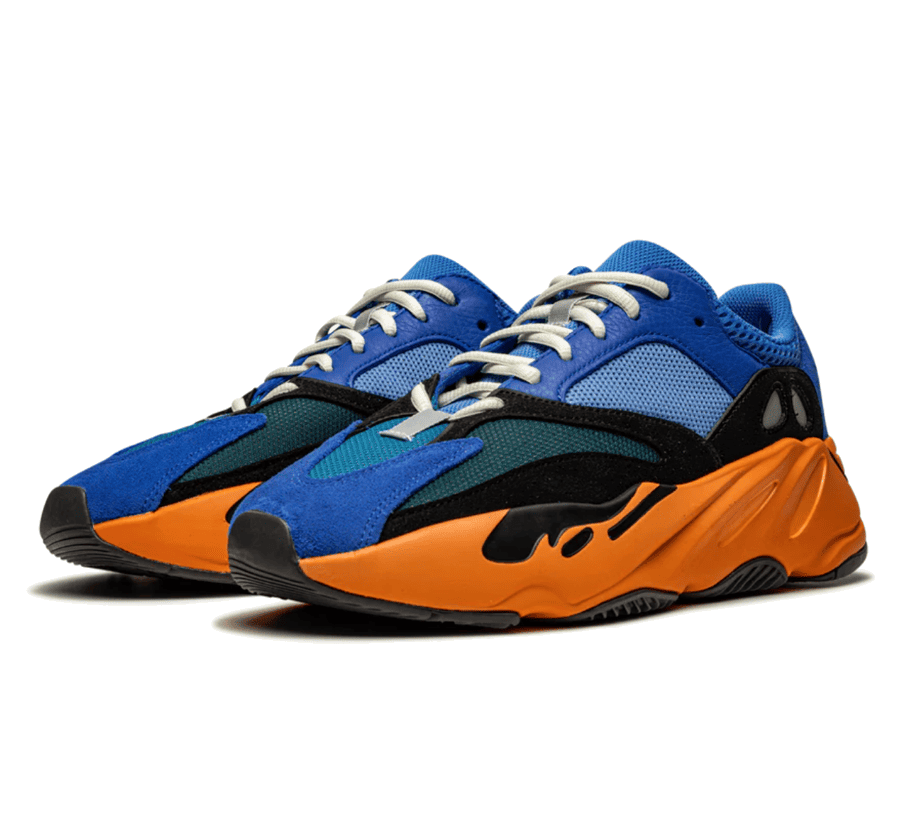 Yeezy Boost 700 Bright Blue - blau orangener Sneaker