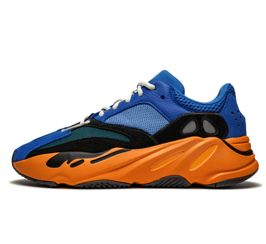 Yeezy Boost 700 Bright Blue - blau orangener Sneaker