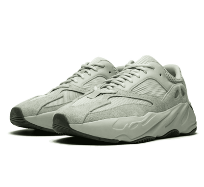 Yeezy Boost 700 Salt - grauer Sneaker