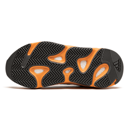 Yeezy Boost 700 Wash Orange - grau orangener Sneaker