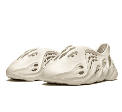 Yeezy Foam RNNR Ararat - weißer Sneaker
