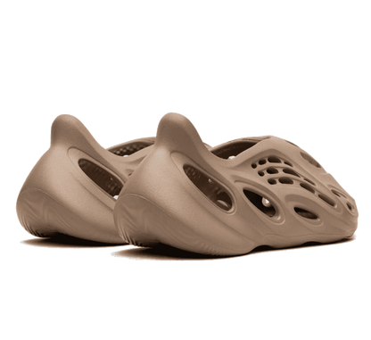 Yeezy Foam RNNR Clay Taupe - beiger Sneaker