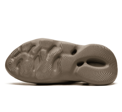 Yeezy Foam RNNR Stone Taupe - brauner Sneaker