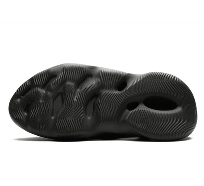 Yeezy Foam RNNR Carbon - schwarz grauer Sneaker