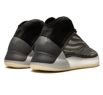 Yeezy QNTM Barium