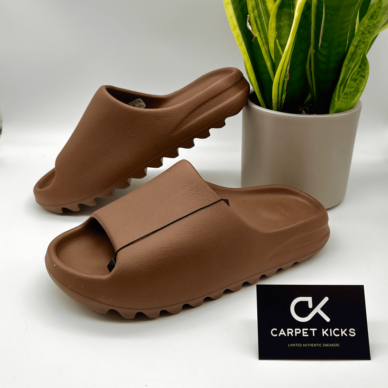 Yeezy Slide Flax - CARPET KICKS