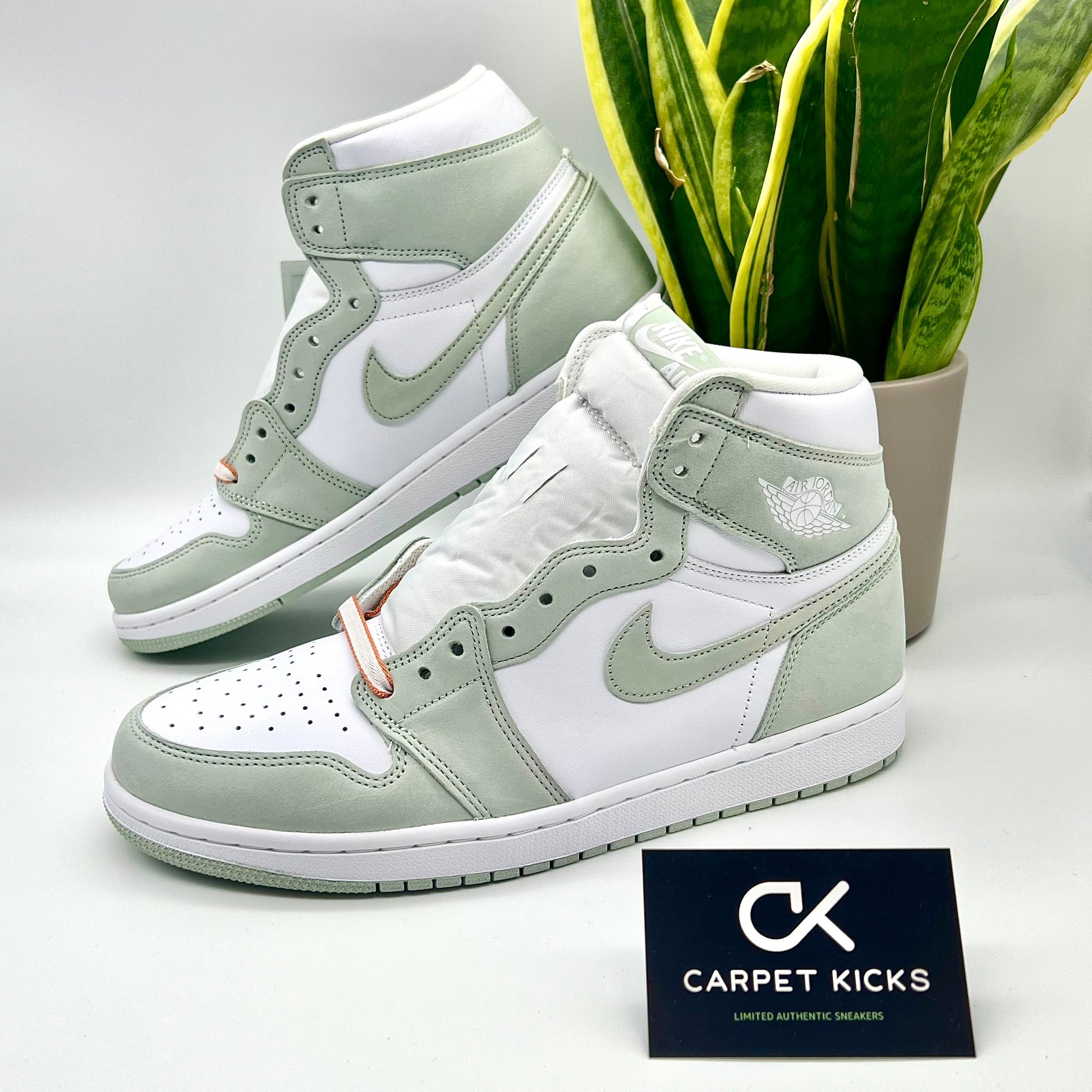 Air Jordan 1 High OG Seafoam (W) - CARPET KICKS